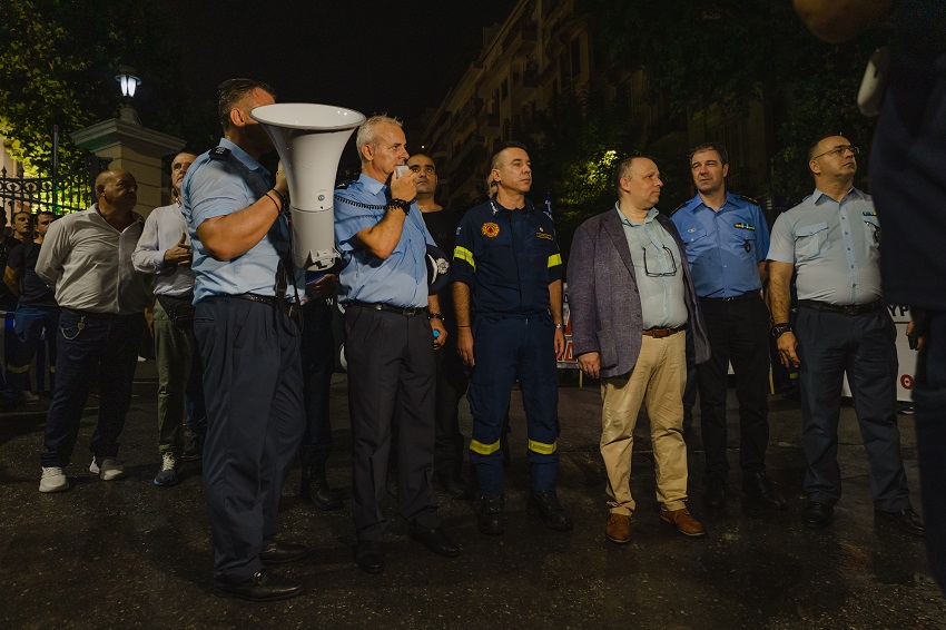 Χίλιες και μια λέξεις προς τον Πρωθυπουργό της Χώρας